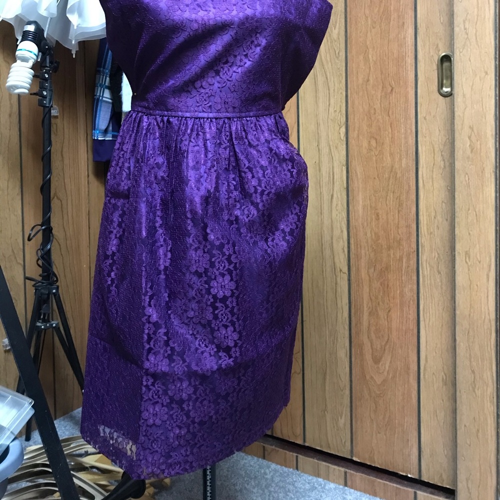 Dress - Picture 8 of 8